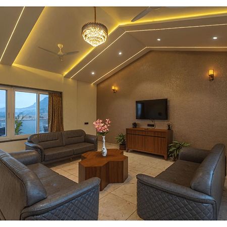 Mountain Glory 8Bhk By Tensorstays, Pool & Theater Igatpuri Bagian luar foto