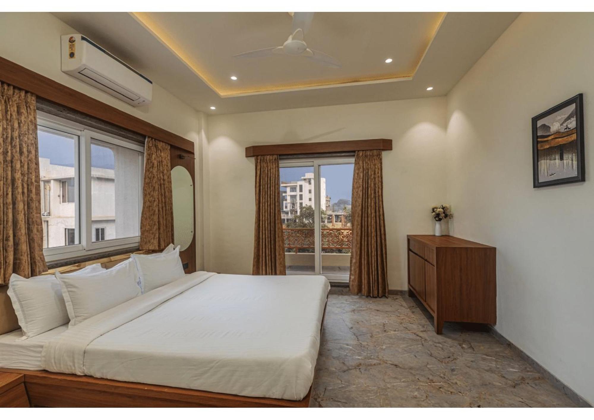 Mountain Glory 8Bhk By Tensorstays, Pool & Theater Igatpuri Bagian luar foto
